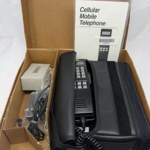 Vintage Motorola GTE Bag Phone Cellular Mobile Telephone 19031WASBB SCN2497B Box
